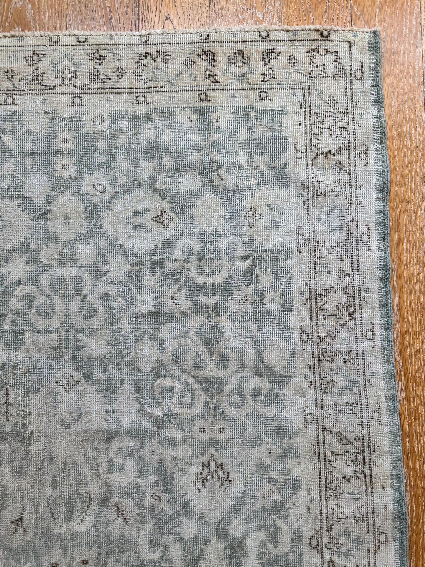 Banks (4’3” x 7’2”)