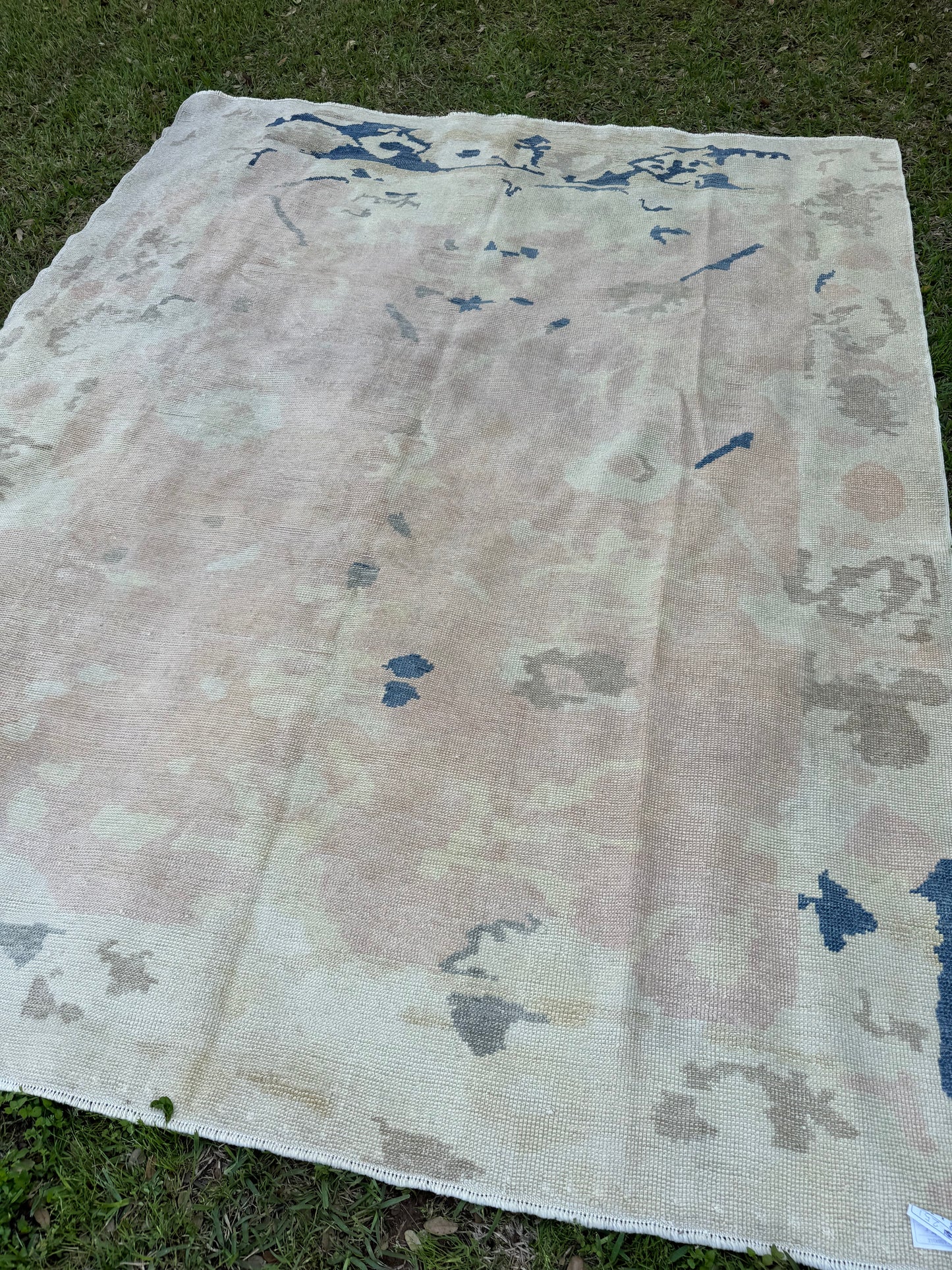 Mia (7’8” x 9’7”)