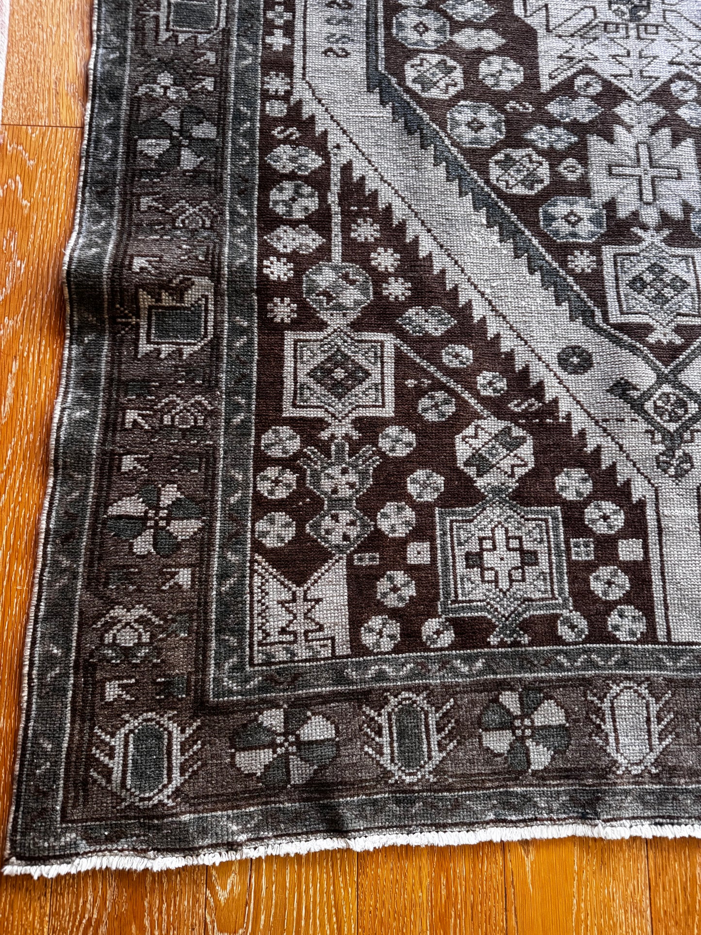 Nicki (4’x4” 6’3”)