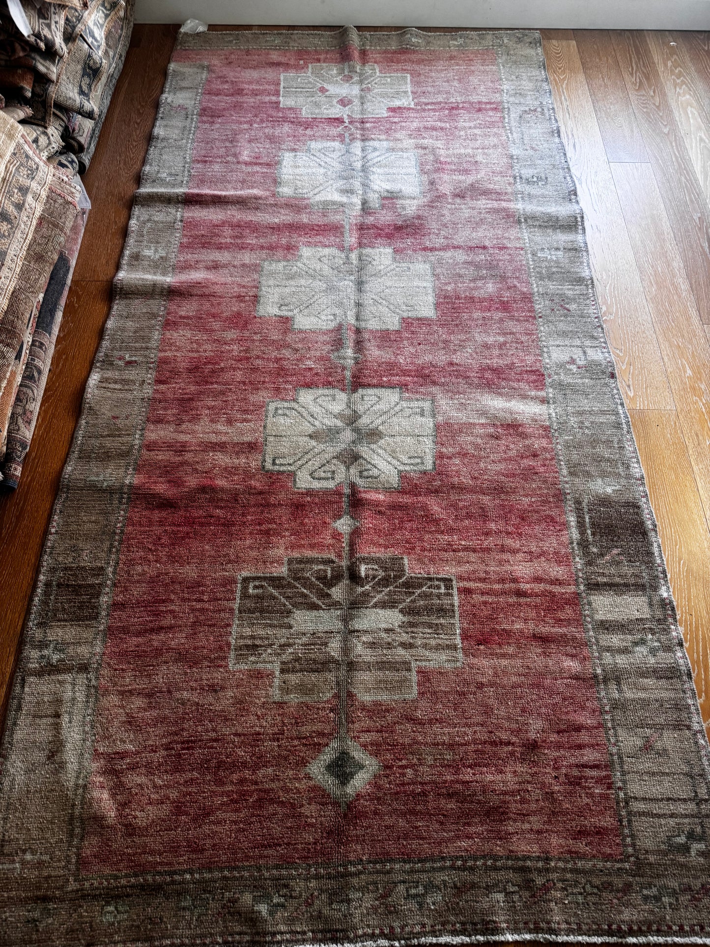 Grayson (4’9” x 9’8”)