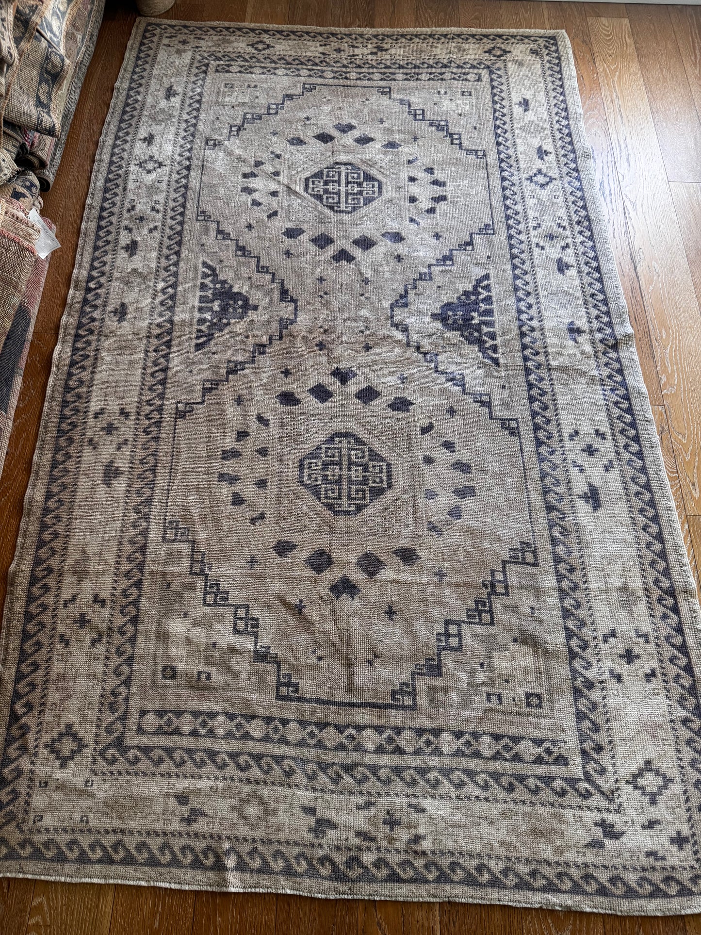 Navy (4’10” x 8’1”)