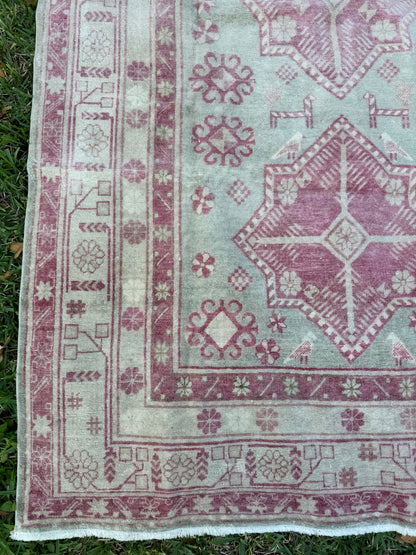 Rosa (5’ x 8’3”)