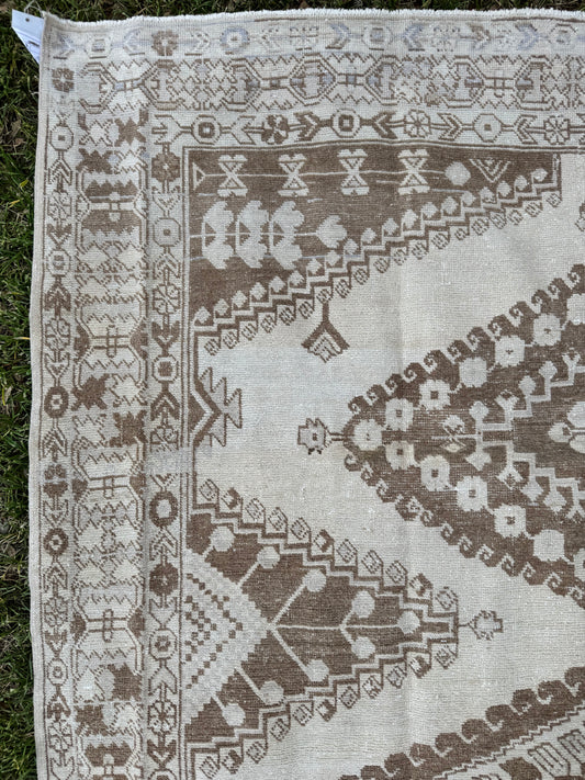 Hudson (7’1” x 11’9”)