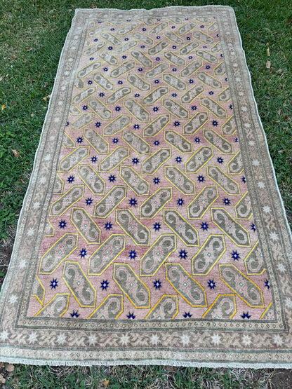 Cici (5’ x 9’7”)