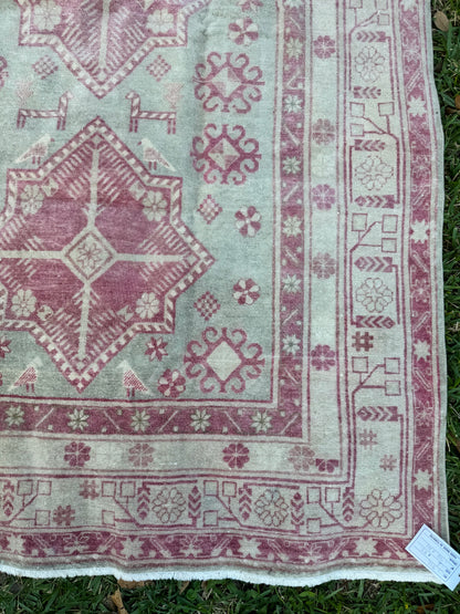 Rosa (5’ x 8’3”)