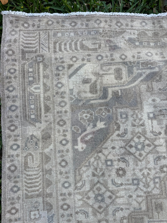 Gray (3’7” x 4’5”)