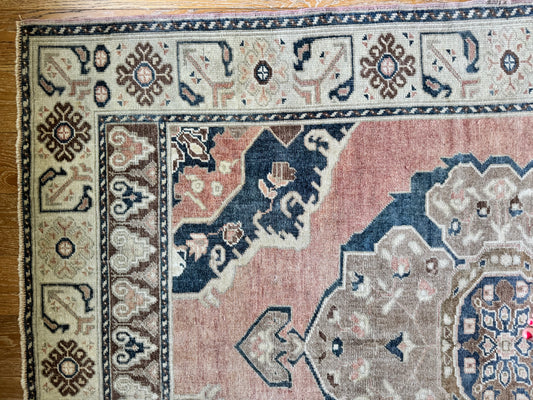 Duke (5’1” x 10’7”)