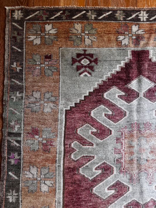 Barry (4’9” x 9’3”)