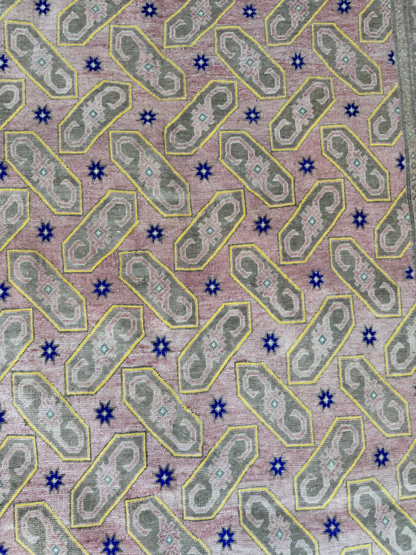 Cici (5’ x 9’7”)