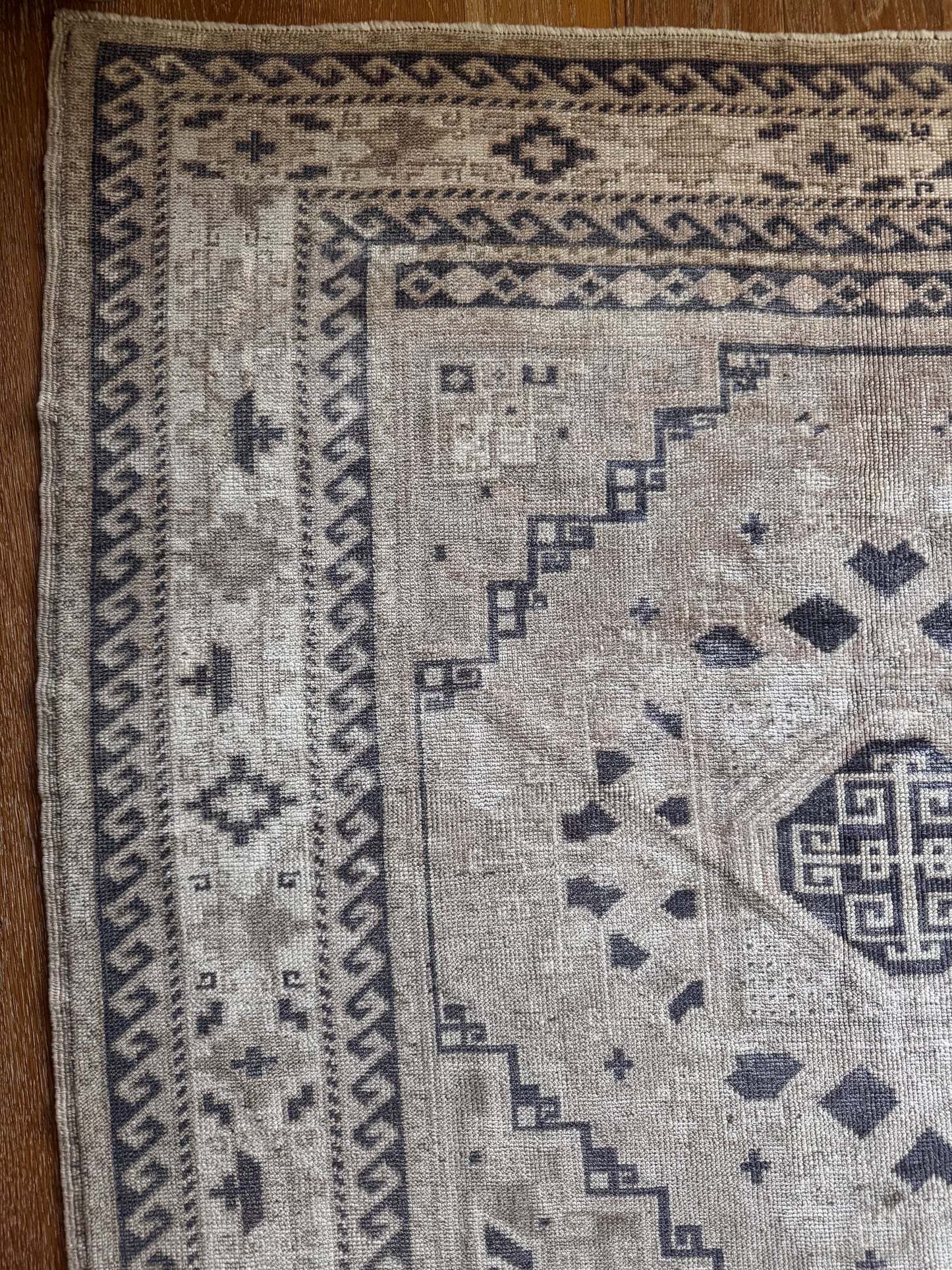 Navy (4’10” x 8’1”)