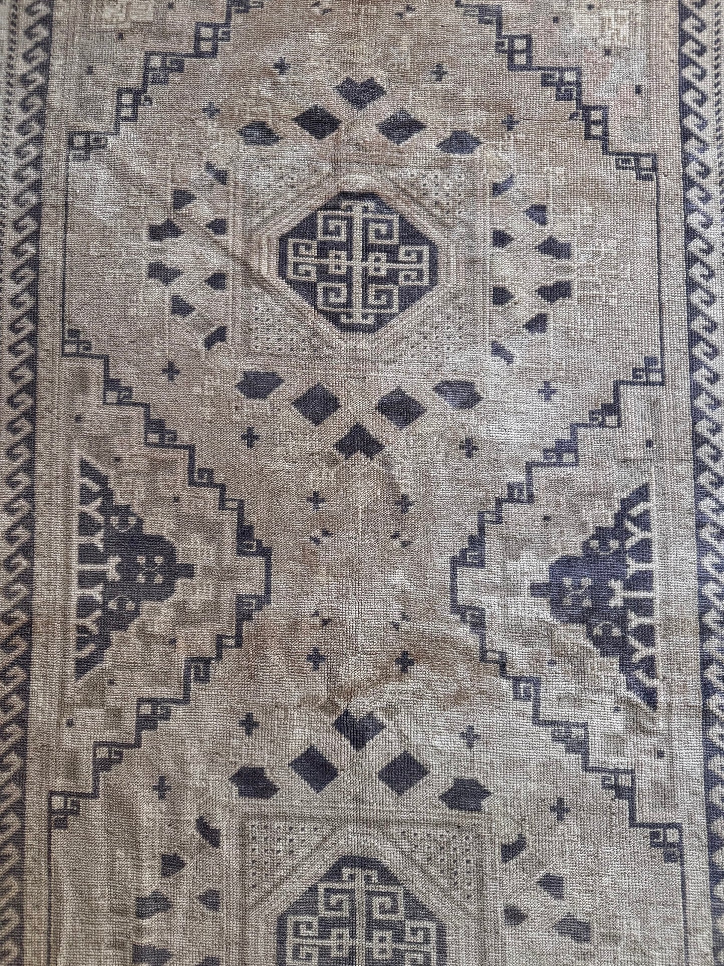 Navy (4’10” x 8’1”)