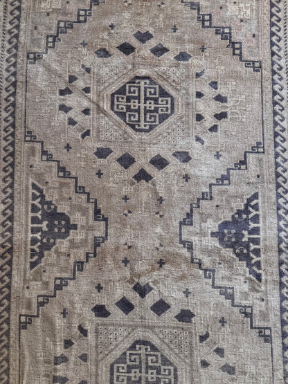 Navy (4’10” x 8’1”)