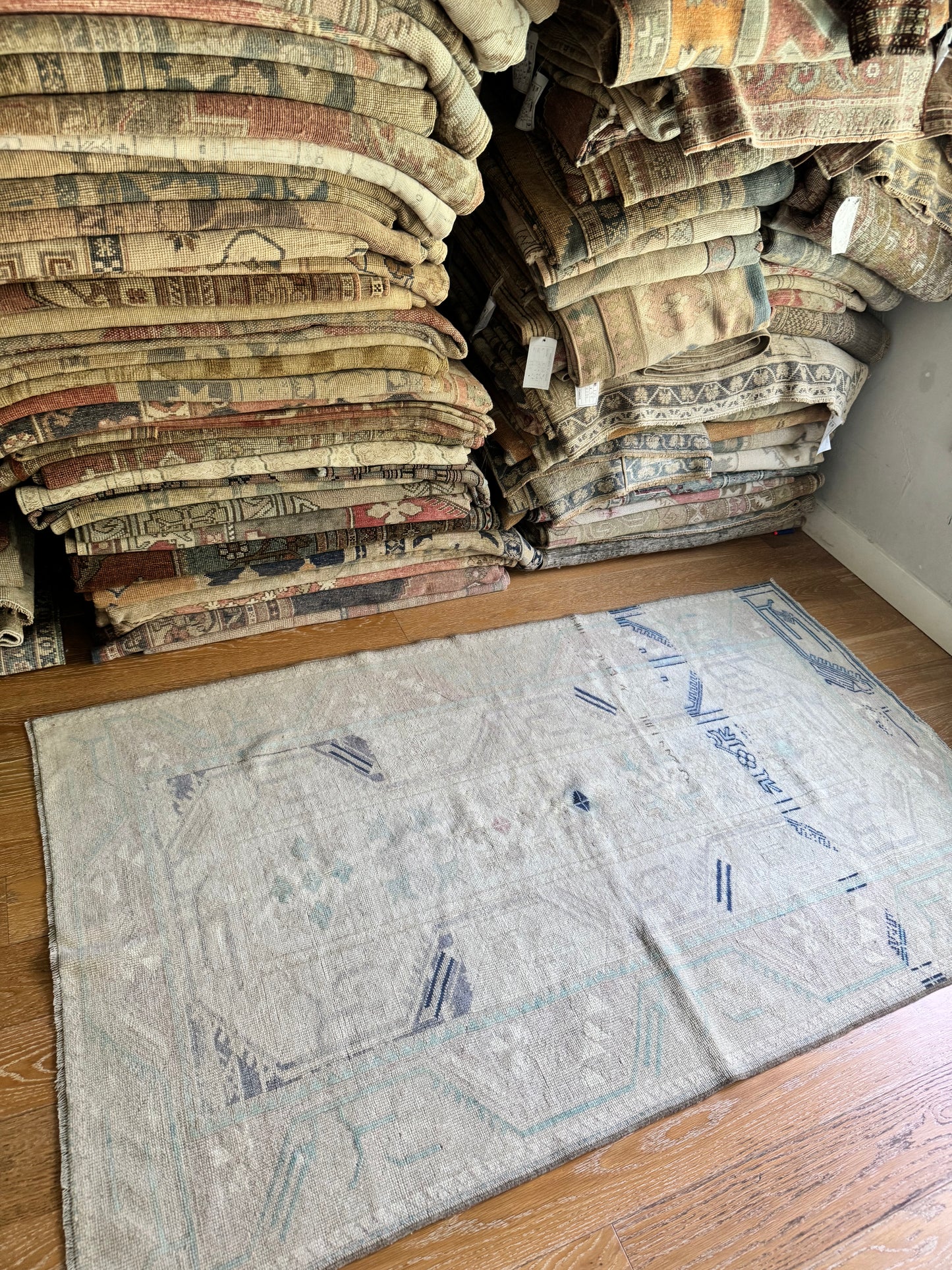 Ghost (4’x6’7”)