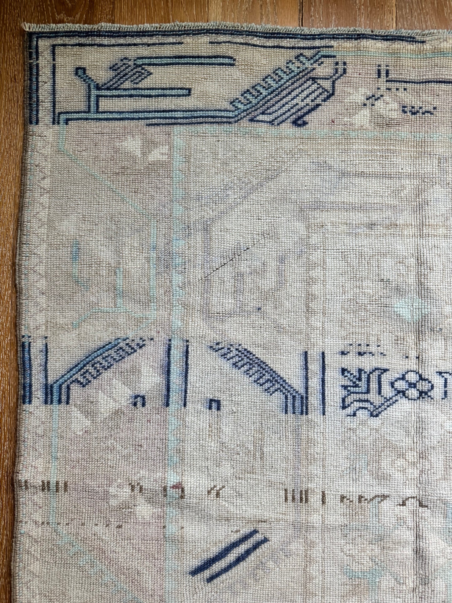 Ghost (4’x6’7”)