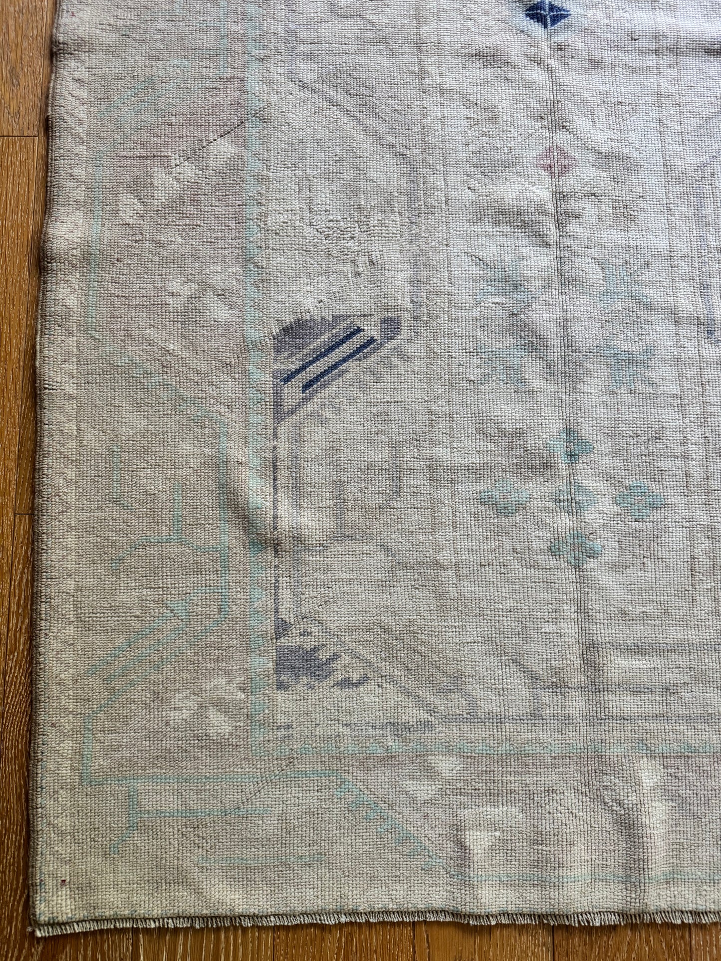 Ghost (4’x6’7”)