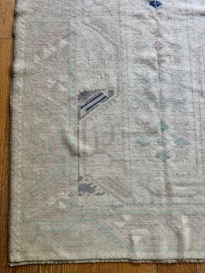 Ghost (4’x6’7”)