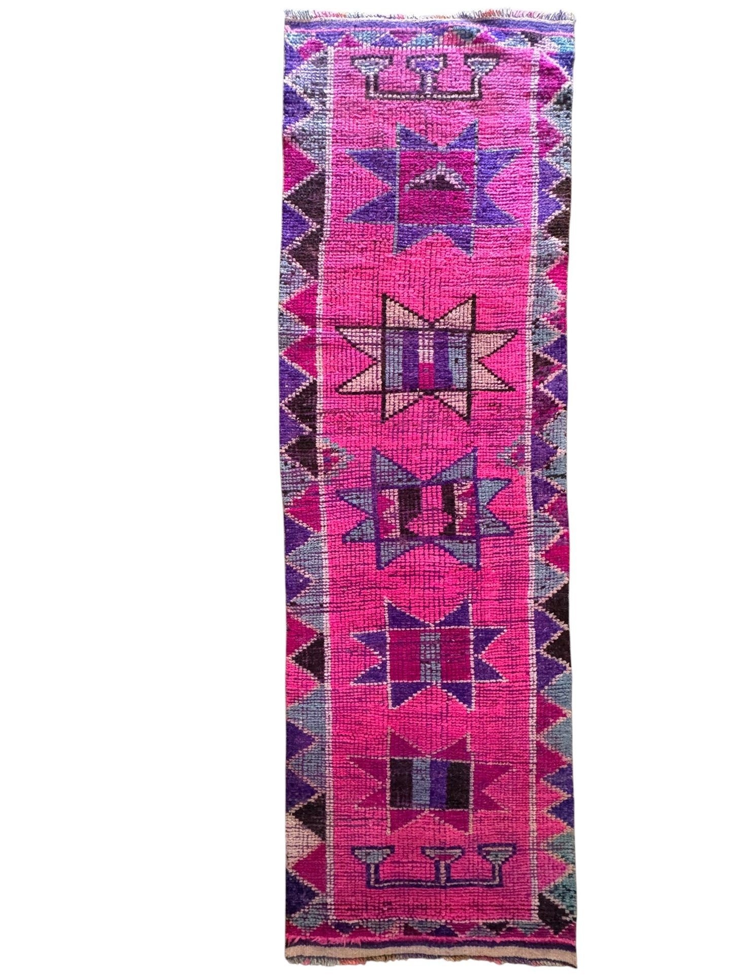 Belle (2’11” x 9’6”)