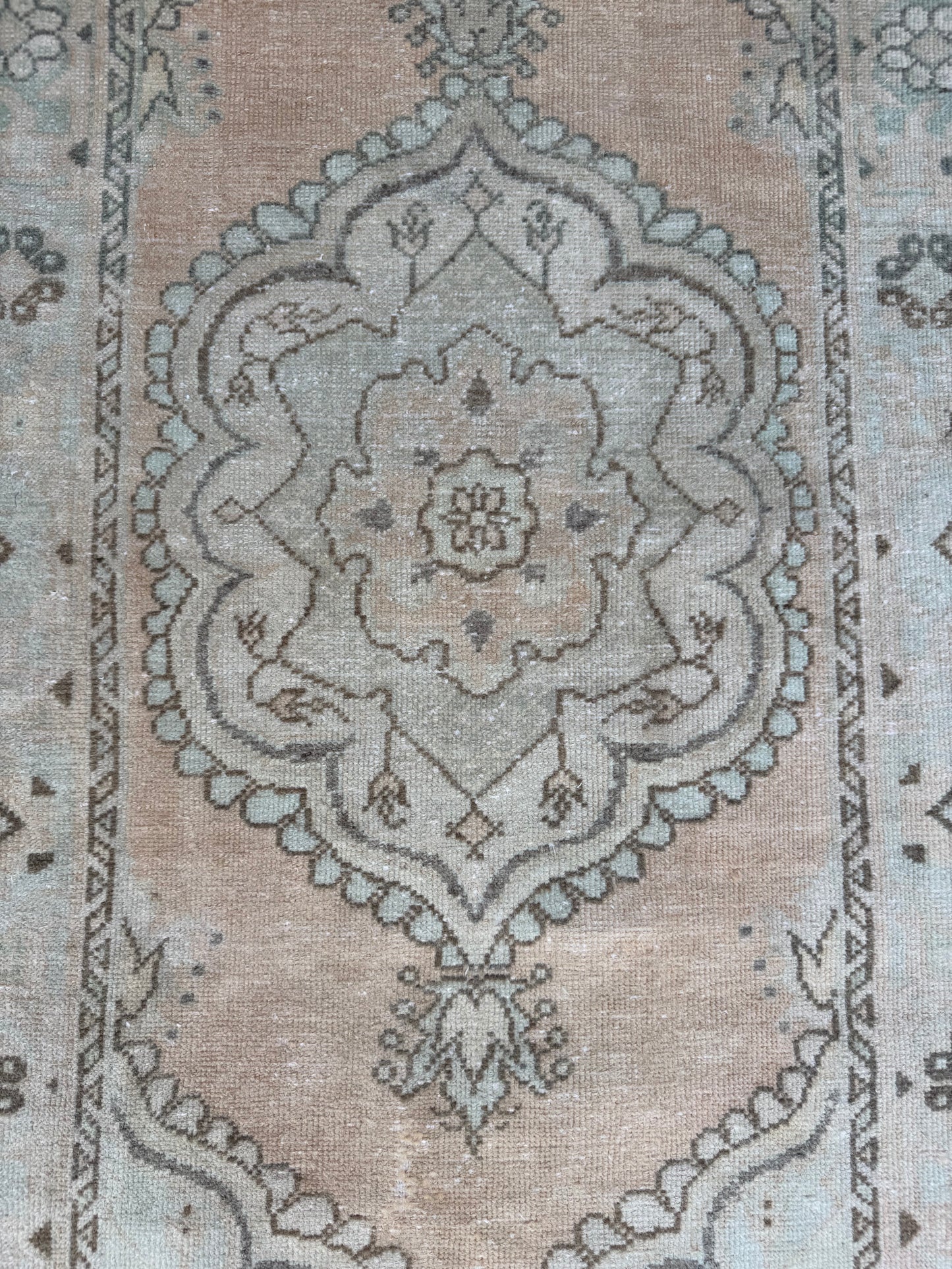 Jewel (3’2” x 6’2”)