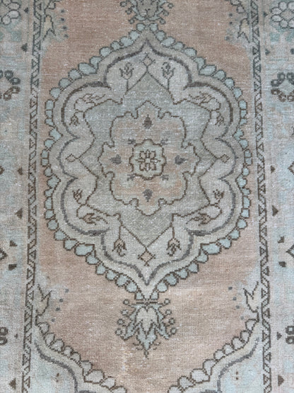 Jewel (3’2” x 6’2”)