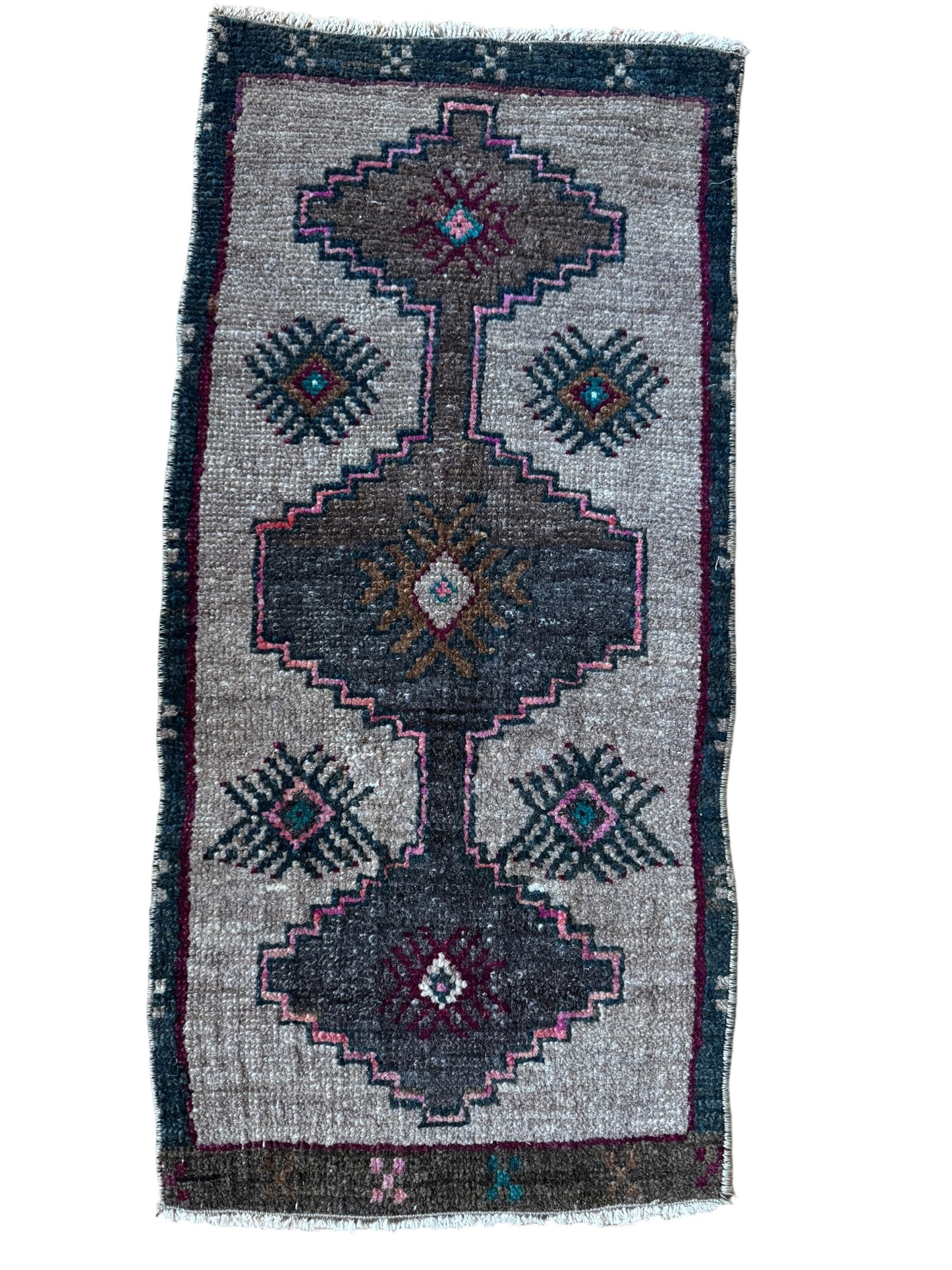 Tiny 6 (2’11” x 1’4”)