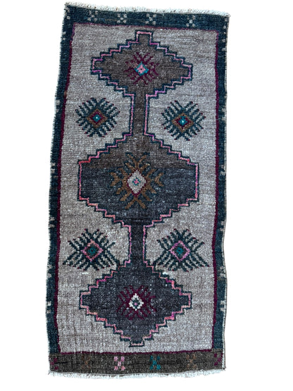 Tiny 6 (2’11” x 1’4”)