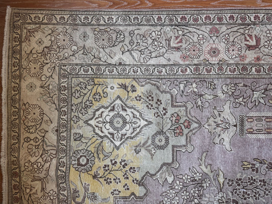 Daisy (9’10” x 6’3”)