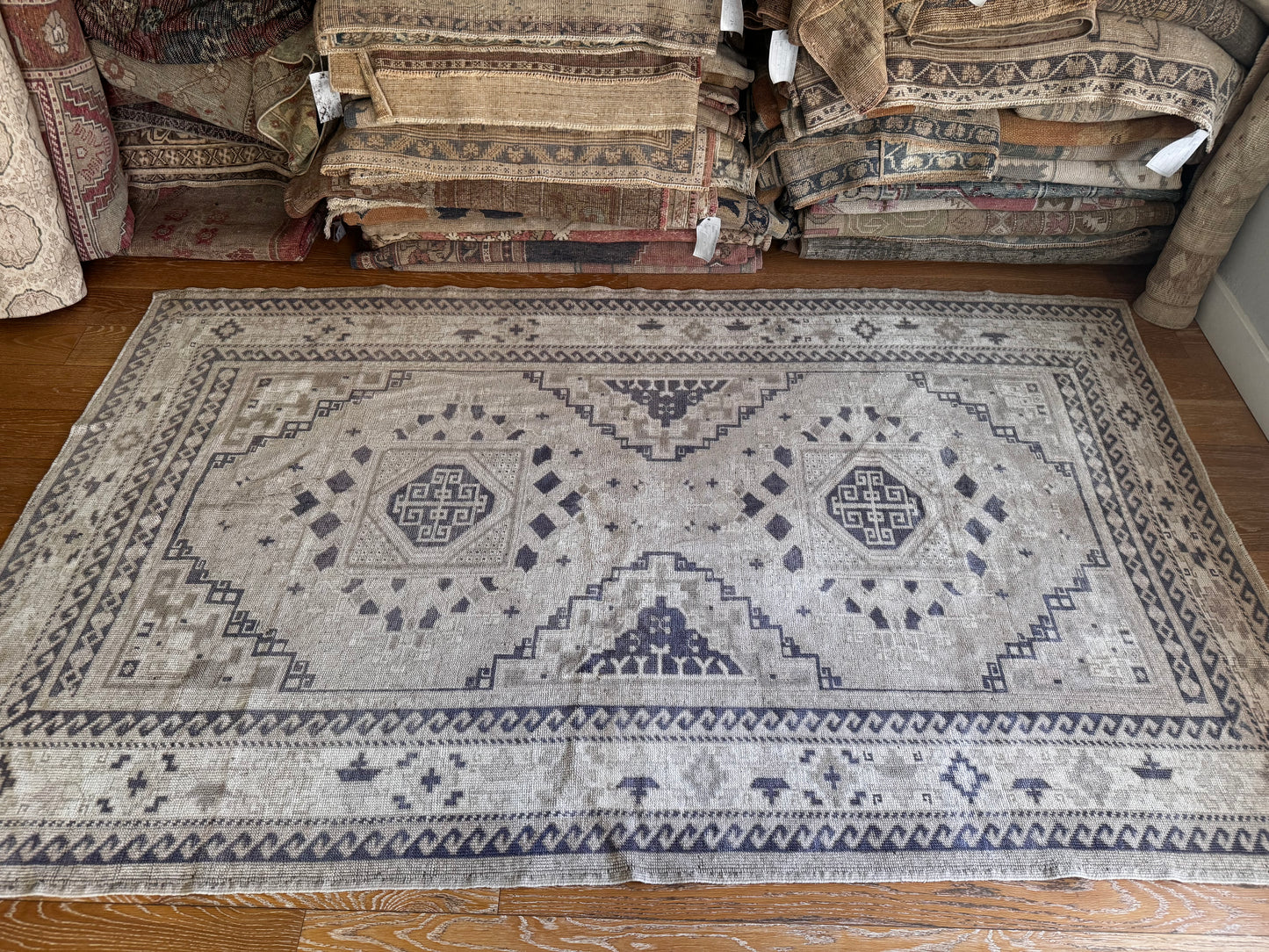 Navy (4’10” x 8’1”)